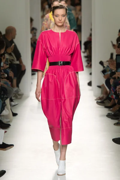 Look 13